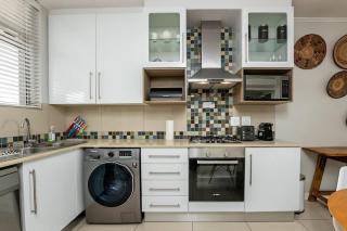 The Apex Rosebank - Building with generator - Joanesburgo - 3