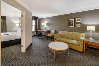 La Quinta by Wyndham Macon - Macon - 2
