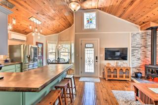 Hot Tub, Fire Pit Family-Friendly Murphy Home - Murphy - 4