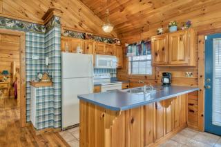 A Hen House - Pigeon Forge - 2