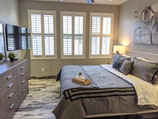 *NEW* Lux Scottsdale Home with Pool, Hot Tub, and Gym - 4