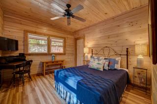 Lodge on the Lake - Blue Ridge - 6
