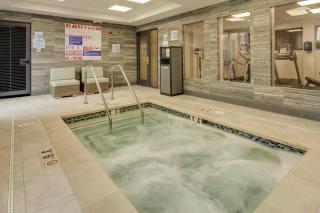 Holiday Inn Express San Francisco Airport North by IHG - South San Francisco - 1