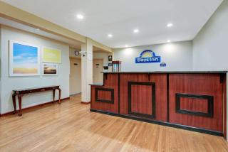 Days Inn by Wyndham Fairmont - Fairmont - 8