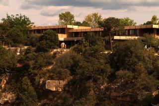Thunderbird Lodge - Inside the Park - 3