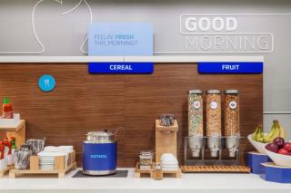 Holiday Inn Express & Suites Chicago-Midway Airport by IHG - Bedford Park - 1