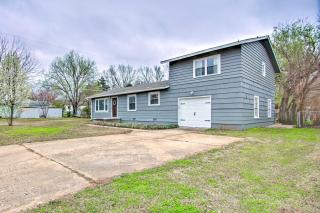 Beautiful Bartlesville Family Home with Game Room! - Bartlesville - 8
