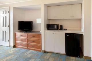 La Quinta Inn by Wyndham Phoenix Sky Harbor Airport - Tempe - 4