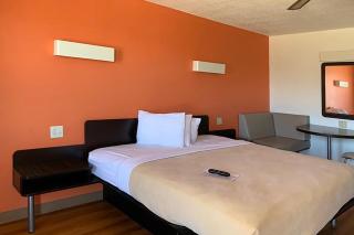 Motel 6 Cameron MO - 4