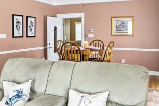 Waterfront NOLA Villa: 23 Mi to French Quarter! - 1