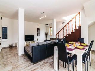 Holiday Home in Zadar with Private Pool - Zadar - 9