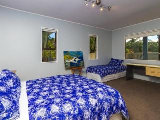 Beachside Holiday - Castor Bay Holiday Apartment - Auckland - 2