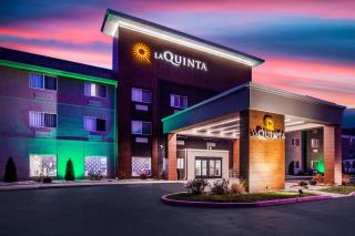 La Quinta Inn and Suites by Wyndham Elkhart - Elkhart - 0