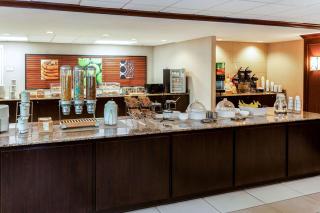 La Quinta by Wyndham Milwaukee Bayshore Area - Glendale - 6