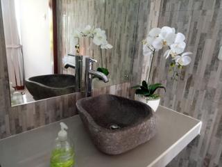 Suryadina Guest House - Ubud - 1