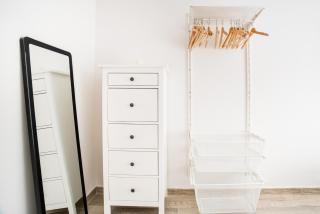 Charming Apartment With Vibrant Accents - L'Hospitalet de Llobregat - 1