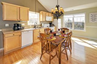 KY Cottage, with hot tub and lake view, on the Bourbon Trail - Taylorsville - 3