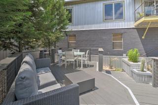 Luxury Apartment Walk to Bus and 1 Mi to Downtown! - 8