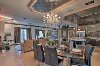 Luxury Apartment Walk to Bus and 1 Mi to Downtown! - 5