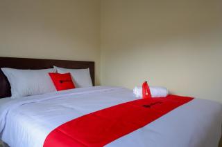 RedDoorz near Terminal Mendolo Wonosobo - Wonosobo - 1