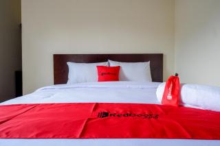 RedDoorz near Terminal Mendolo Wonosobo - Wonosobo - 2