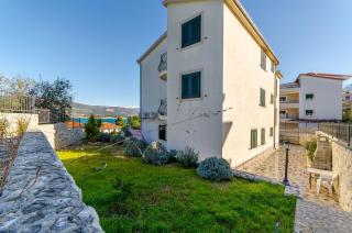 Apartments Mia - Trogir - 0