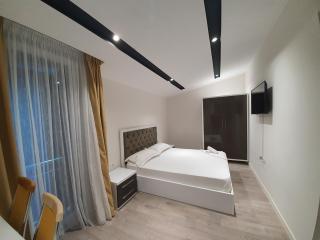 Star Hotel - Tirana - 4