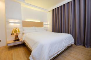 Heroes Hotel - 6