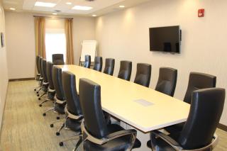 Holiday Inn Express & Suites Cold Lake by IHG - 4