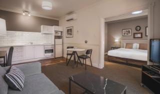 Majestic Old Lion Apartments - Adelaide - 0
