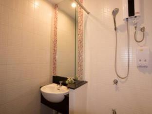 Napatra Hotel - 5