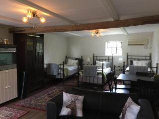 Björkåsa Gård Bed & Box - 8