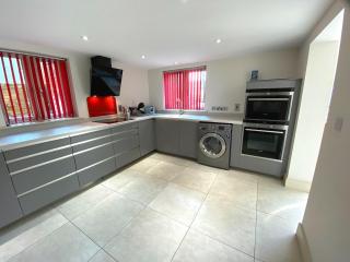 Railway Apartments - 7