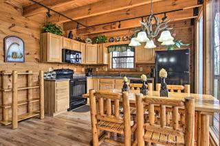 Sevierville Sanctuary Hot Tub, Pool Table and Deck! - 3