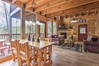 Sevierville Sanctuary Hot Tub, Pool Table and Deck! - 2