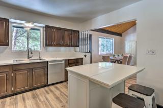 Deck with Wooded Views Rustic-Chic Prescott Cabin! - Prescott - 2
