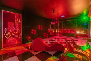 Assahi Motel (Adult Only) - 1