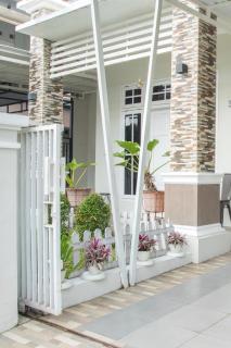 Huning House - 5 Bedrooms - Purwokerto - 5