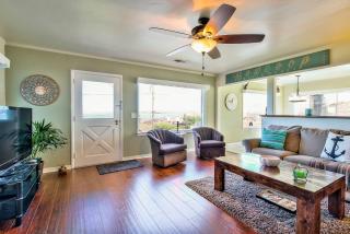 Stunning Monterey Home with Views Right on the Bay! - Monterey - 7