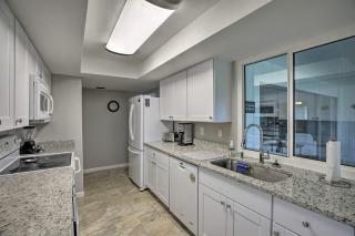 Bright Home with Dock and Canal View in Cape Coral! - Cape Coral - 2