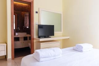 Upscale Family Home with Balcony, Parking next to Beach by FeelHome - Tel Aviv - 3