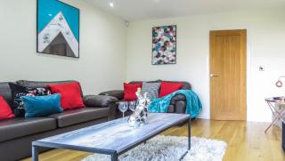 Tudors eSuites Four Bedroom House - 8