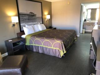 Super 8 by Wyndham Orangeburg Near I-26 - Orangeburg - 1
