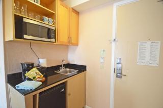 Aloha Surf 1205 Two Beds, Pool, Walk to WAIKIKI BEACH! - Honolulu - 8
