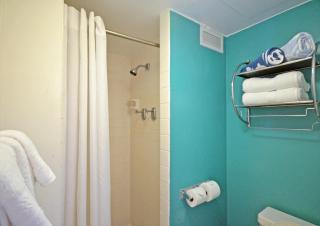 Aloha Surf 1205 Two Beds, Pool, Walk to WAIKIKI BEACH! - Honolulu - 7