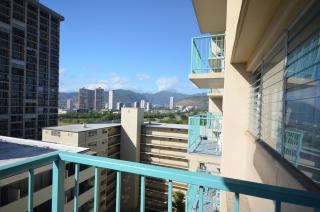 Aloha Surf 1205 Two Beds, Pool, Walk to WAIKIKI BEACH! - Honolulu - 3