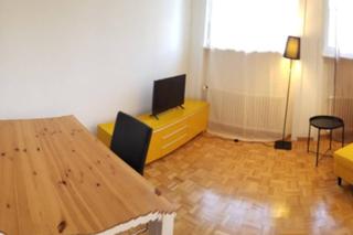 Off HSH Barre 6 - City Apartment next Cathedral Lausanne - 6