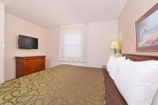 Briarwood Inn Of Geneva - 2