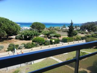 Appartement(4-6 pers) Superbe vue mer, Rés. Les RIVES DE LA FAVIERE - Bormes-les-Mimosas - 2
