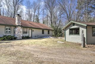 Waterfront Pike Lake Retreat Snowmobile Paradise - 5